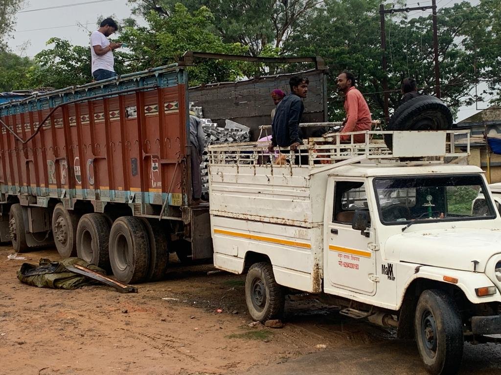 मध यप रद श क स गर ल ज ल क प ल स ह ड लक क पन स च र ह आ 30 टन एलम न यम मन द रगढ क एक ग द म स क य बर मद Apan Dera News